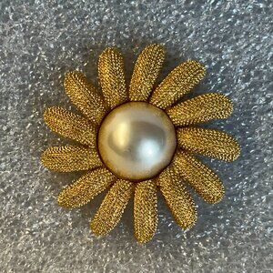 Vintage Erwin Pearl flower brooch